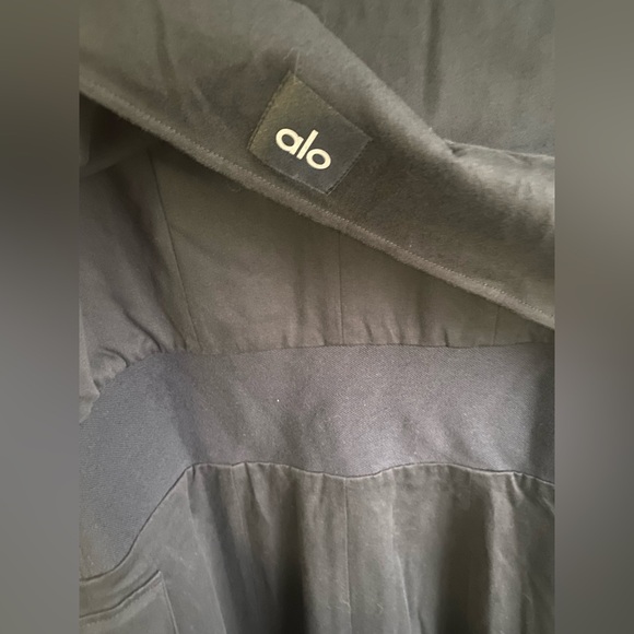 New Alo Yoga Formation Trench Coat Black - Picture 13 of 15